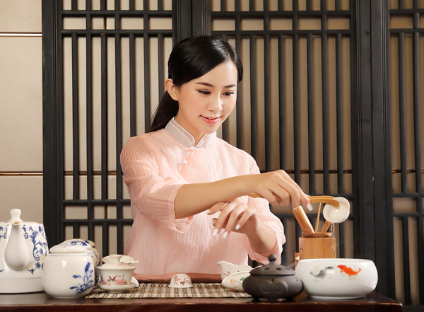 经常去西安未央靠谱男士会馆，这家私藏已久的店推荐给你